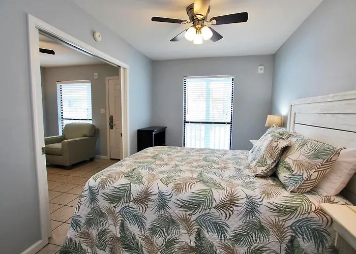 Apartment Cove 117a By Youngs Suncoast *