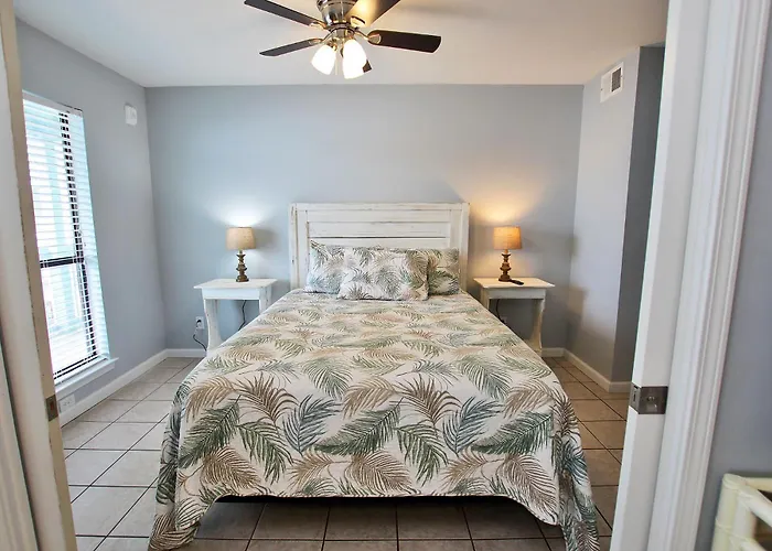 Apartment Cove 117a By Youngs Suncoast *
